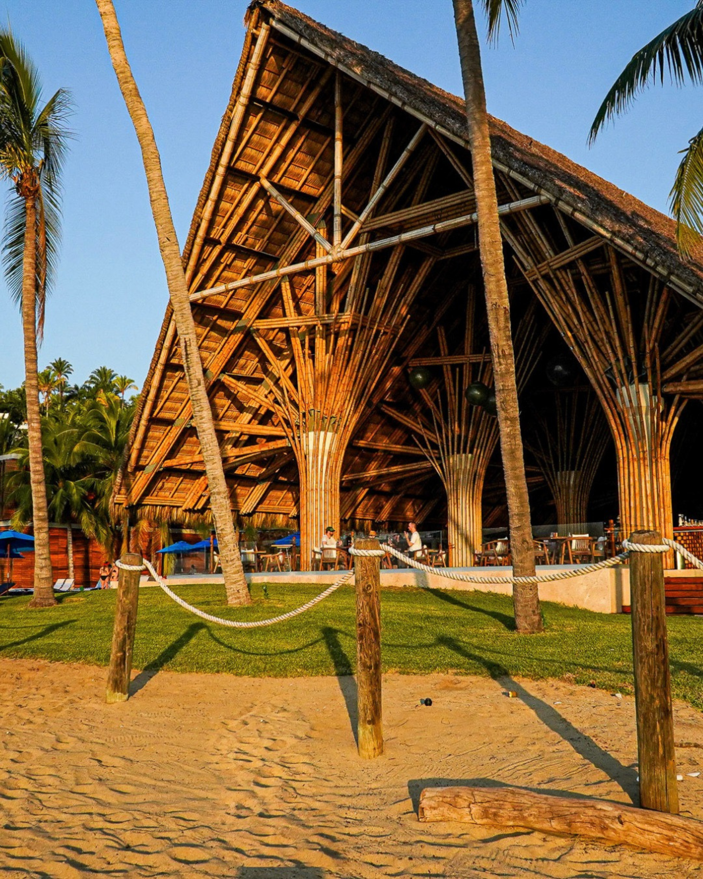 Tierra Tropical Beach Club